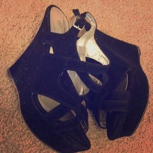 Black Open Toe Criss Cross Wedges